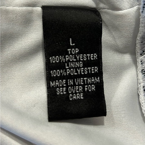 AB Studio sleeveless black and white shirt with a laced V-neck - Picture 4 of 7